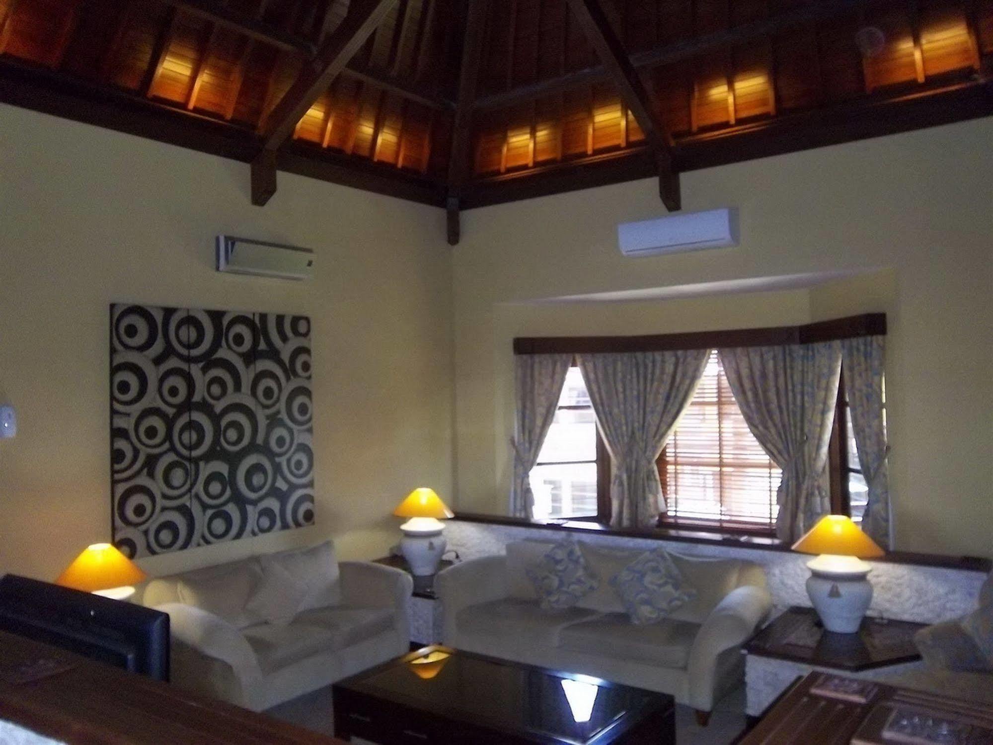 Apel Villa Sanur Buitenkant foto